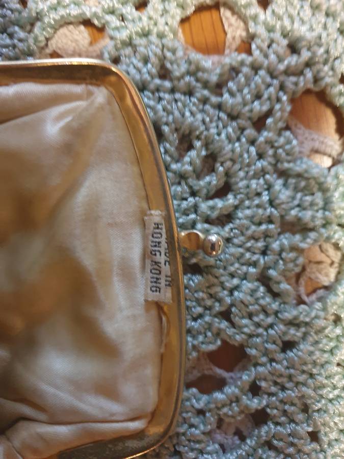SMALL VINTAGE PURSE | MADE IN HONG KONG |