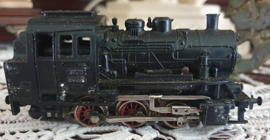 Märklin 3000 Steam Locomotive BR 89 005 ex. and three Very Rare coaches . WORKING ORDER