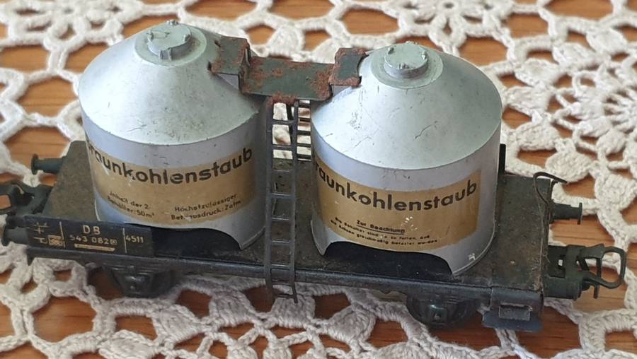 Märklin 3000 Steam Locomotive BR 89 005 ex. and three Very Rare coaches . WORKING ORDER