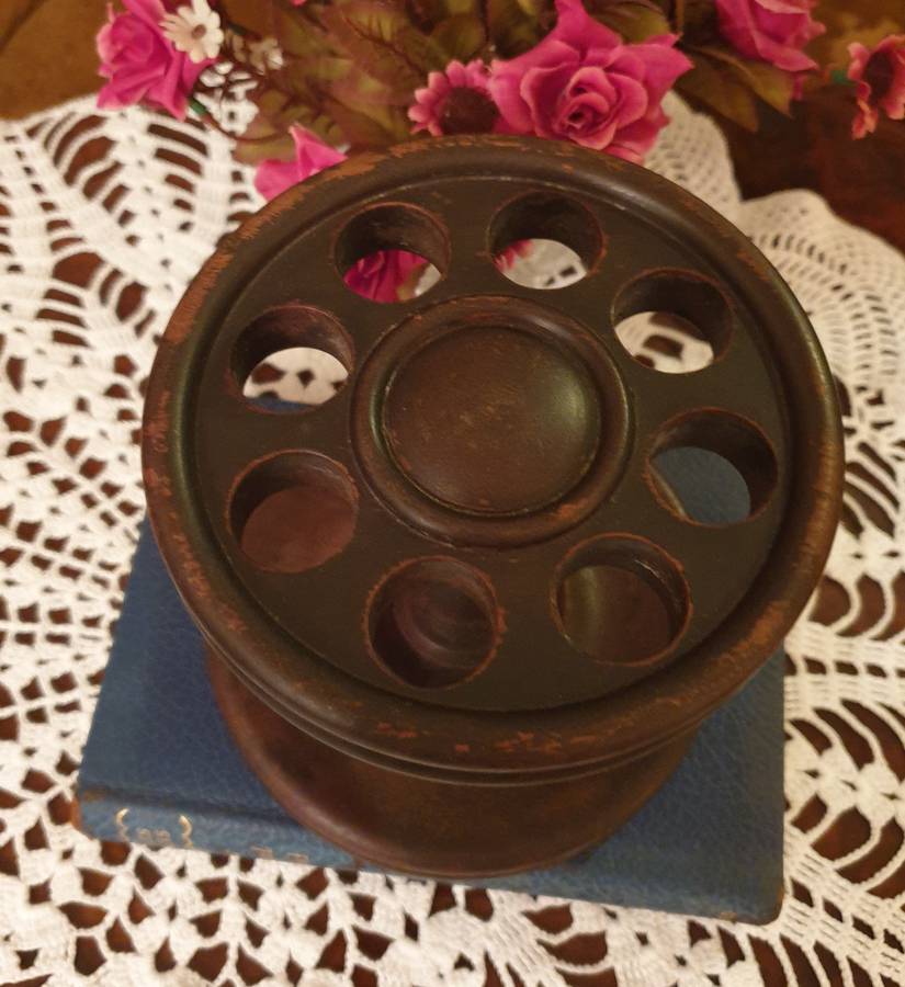 Wooden Smoking Pipe Stand