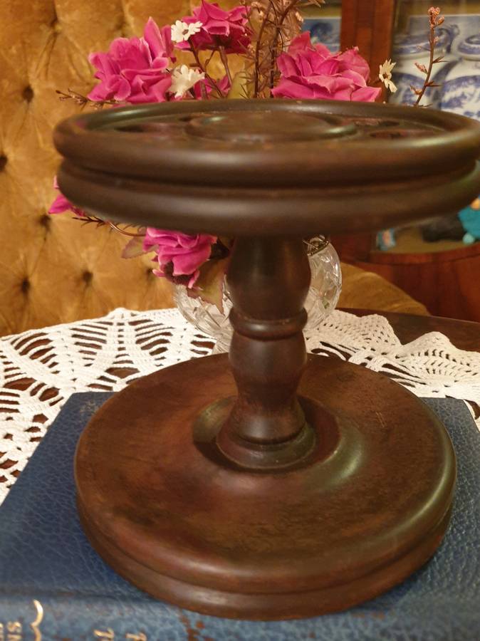 Wooden Smoking Pipe Stand