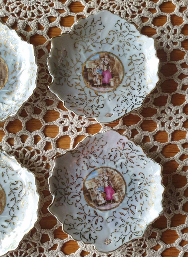 Hand Painted Porcelain Leaf Plates w/Gold Trim Couple Set 6
