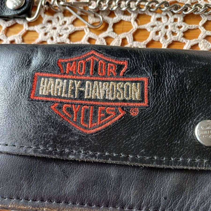 Harley-Davidson Men's Vintage Leather Biker Wallet with Chain & Clip