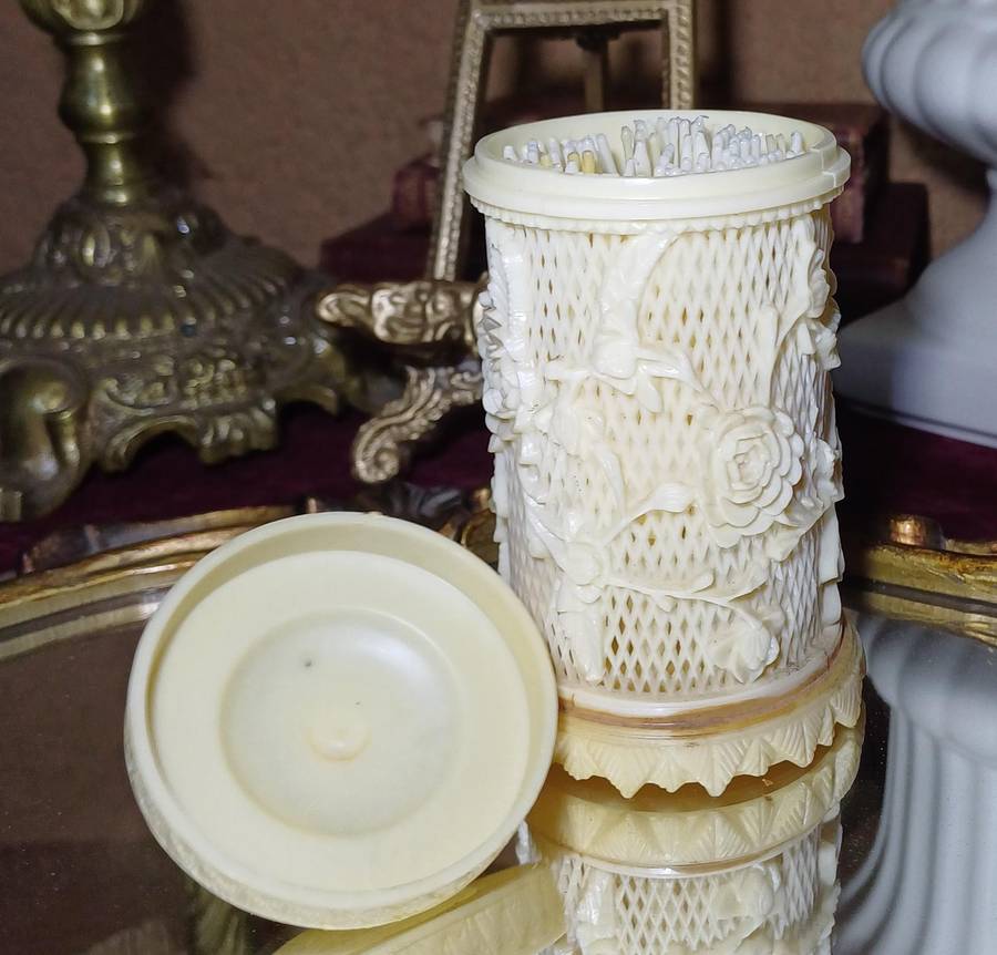 1960s Plastic Hors D'oeuvres Appetizer Mini Cocktail Forks and Jar Set