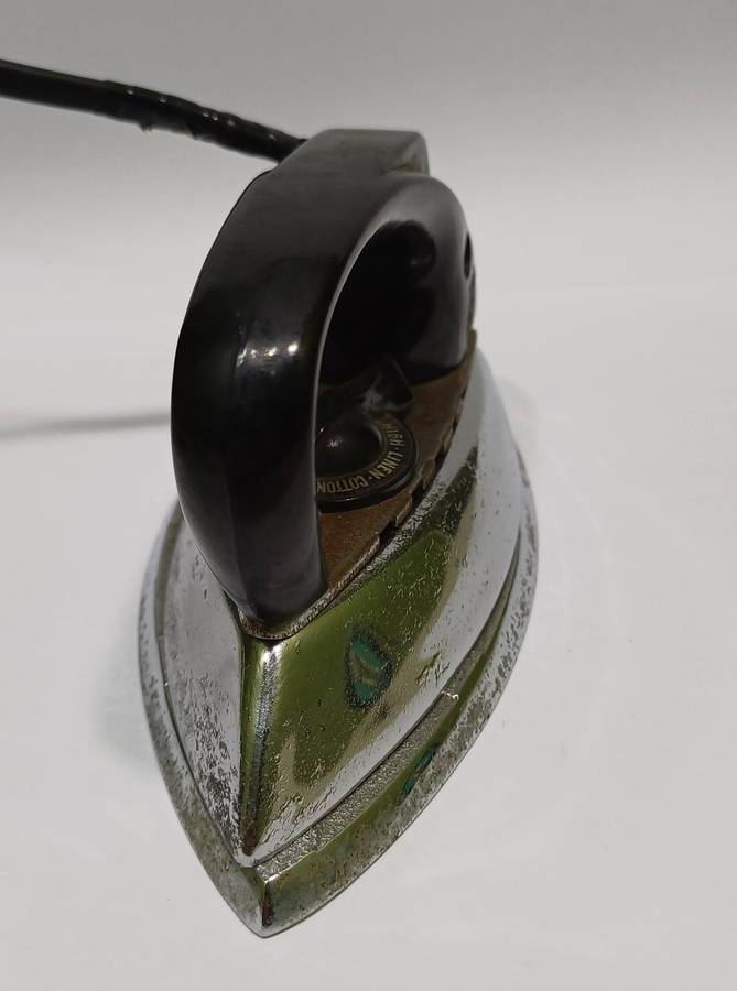Electric Travel Iron
