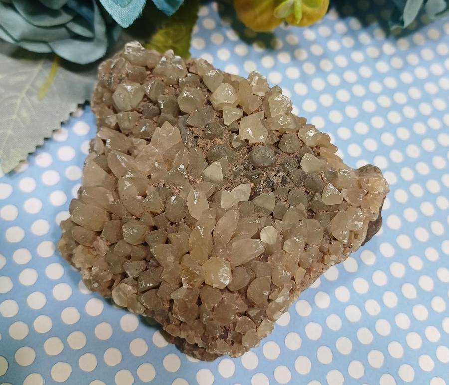 Golden Limonite Quartz on Honeycomb Matrix  Apothecary Curio (Approx. 6 x 7.5 x 4 cm) | 37 |