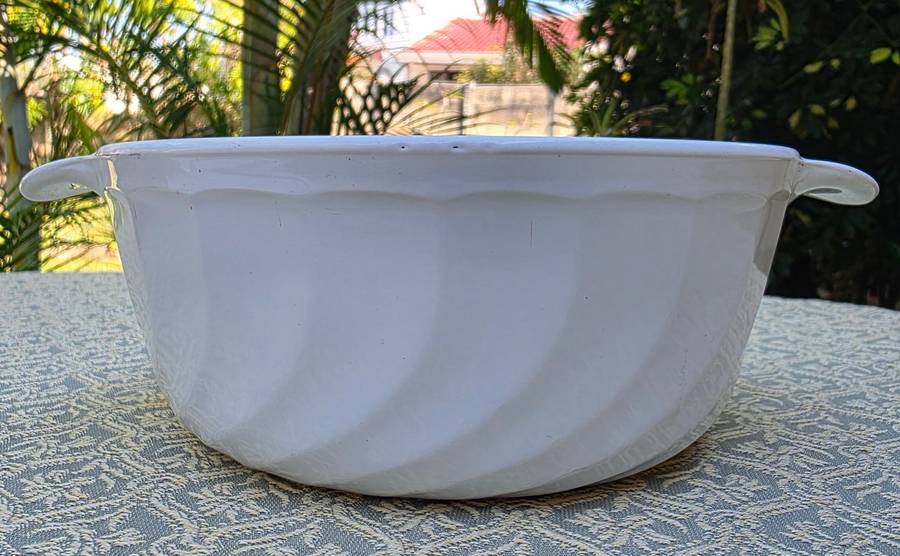 Acroflam Glass Bowl with Lid  Made in France | 22 x 11 cm