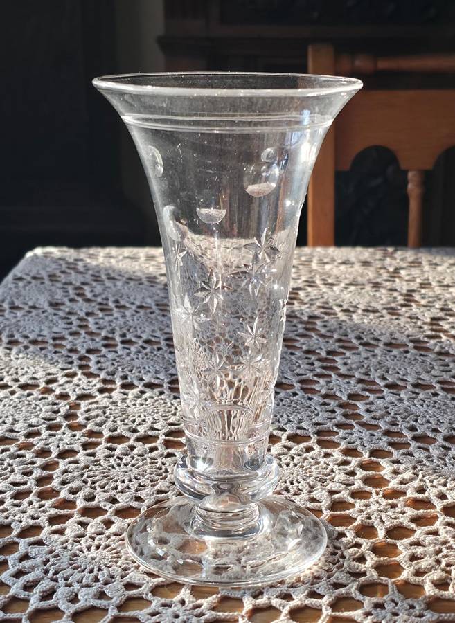 Stuart Crystal Vase  | 10 x 19 cm |