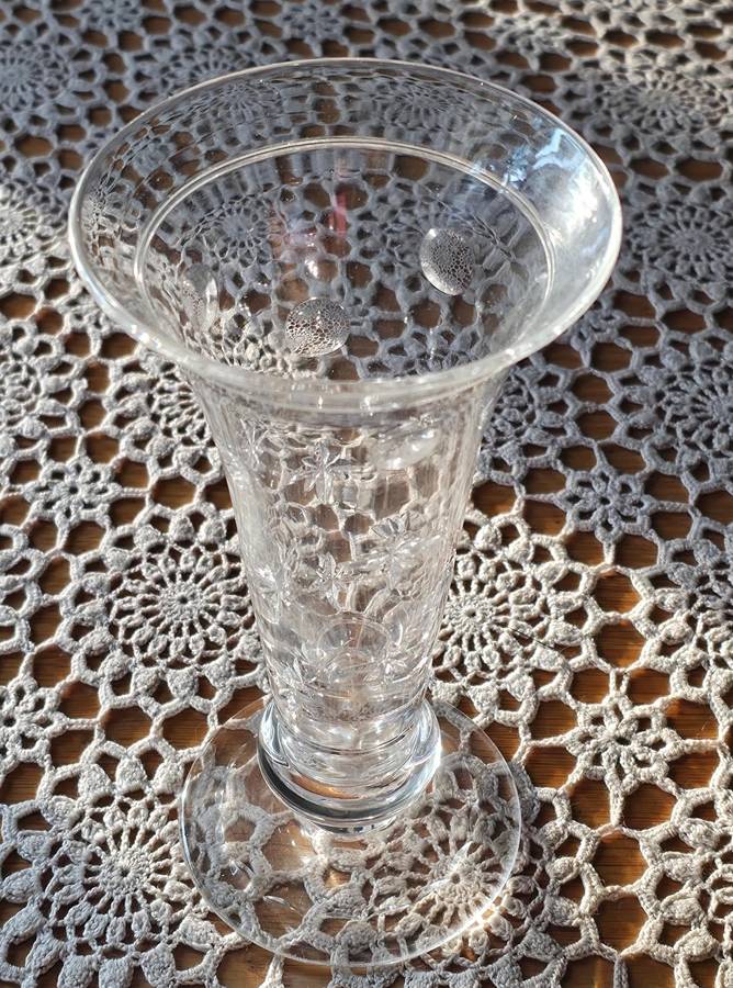 Stuart Crystal Vase  | 10 x 19 cm |