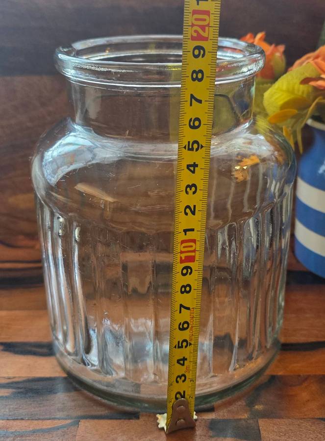 CLEAR GLASS JAR