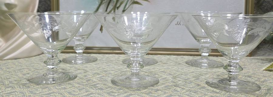 6 Beautiful Cocktail Glasses Vintage