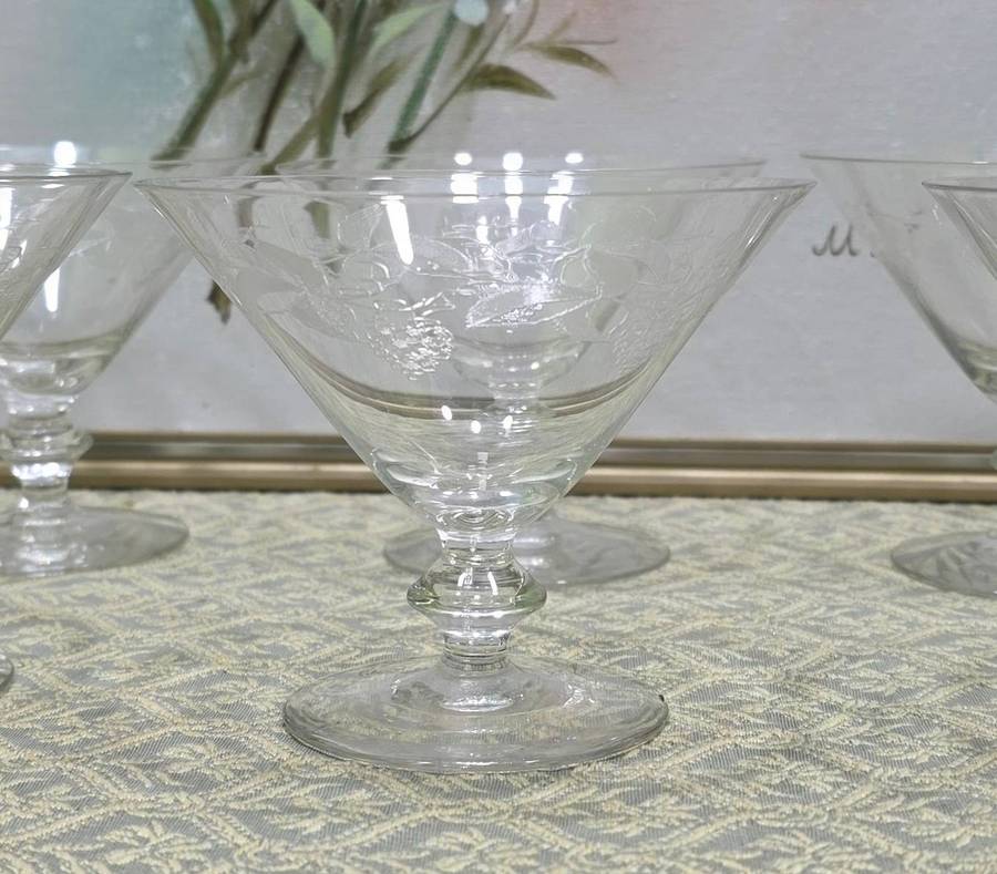6 Beautiful Cocktail Glasses Vintage