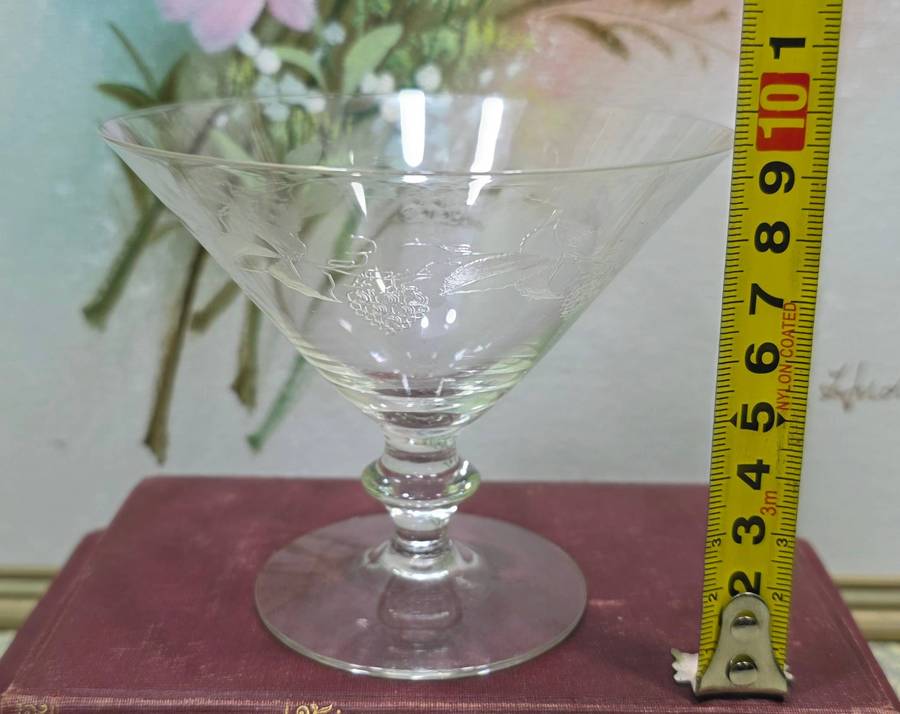 6 Beautiful Cocktail Glasses Vintage