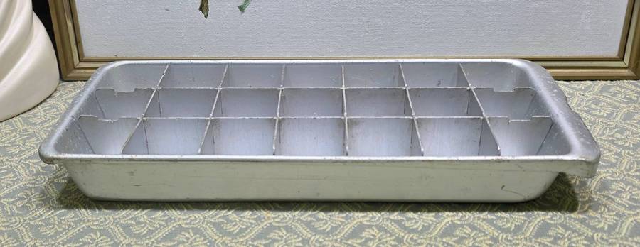 Metal Ice Tray | Vintage |