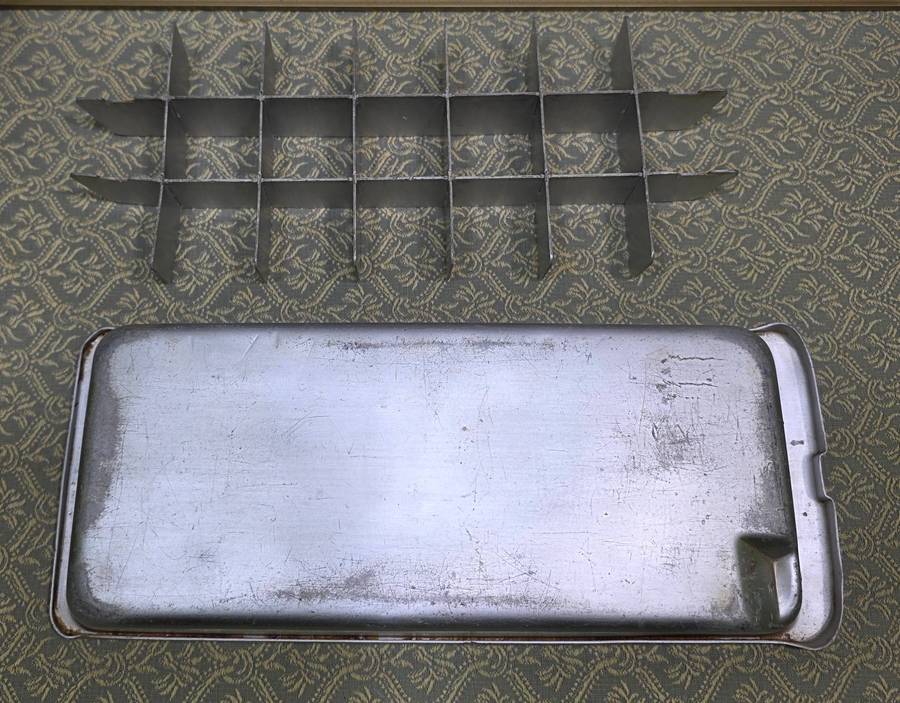Metal Ice Tray | Vintage |