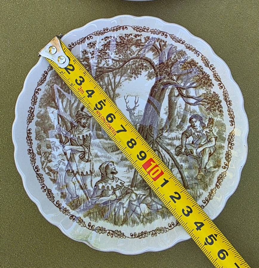 Set of 2 Vintage Saucers | Broadhurst | England