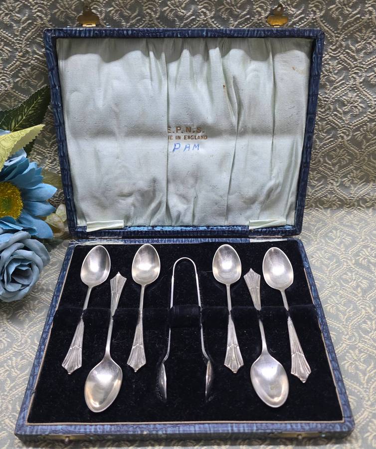 Vintage Boxed Set Spoons