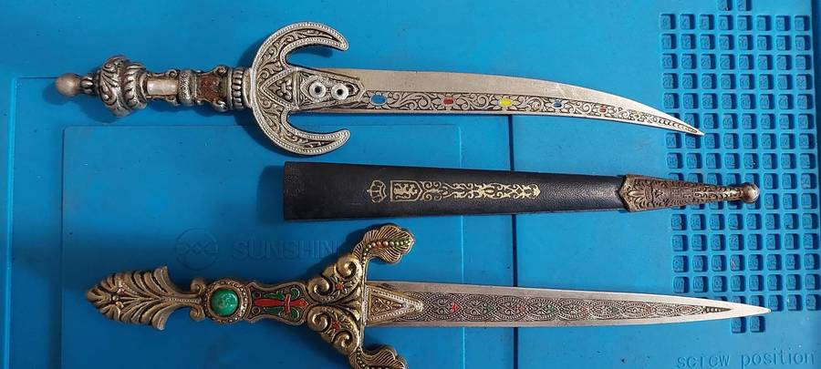 Set of two display daggers / letter openers.
