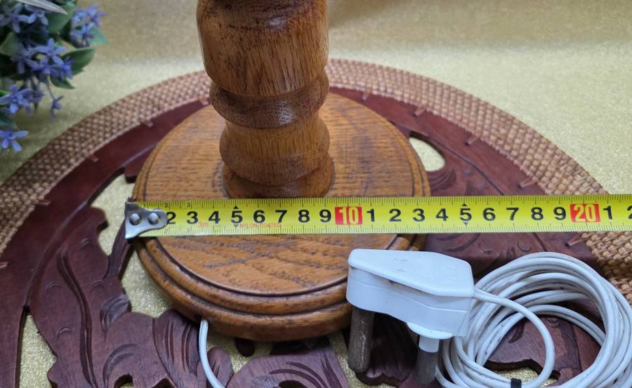 WOODEN TABLE LAMP