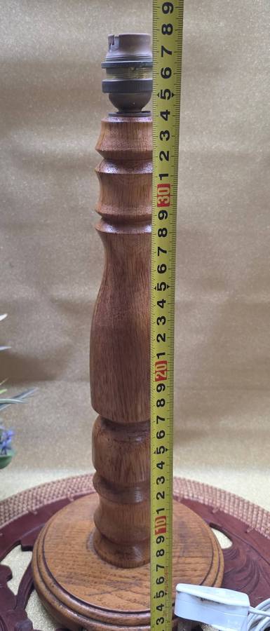 WOODEN TABLE LAMP