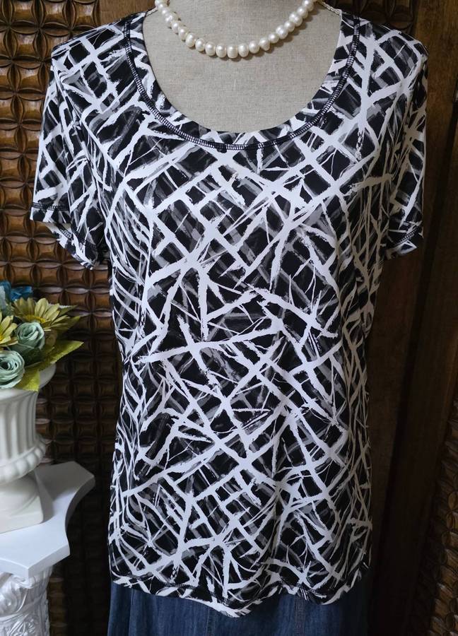 LADIES  TOP  | 60 |
