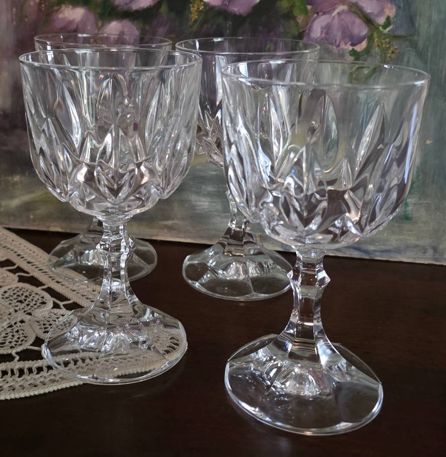 RCR Royal Crystal Rock 24% Lead Crystal RED Wine Glasses Set of 4