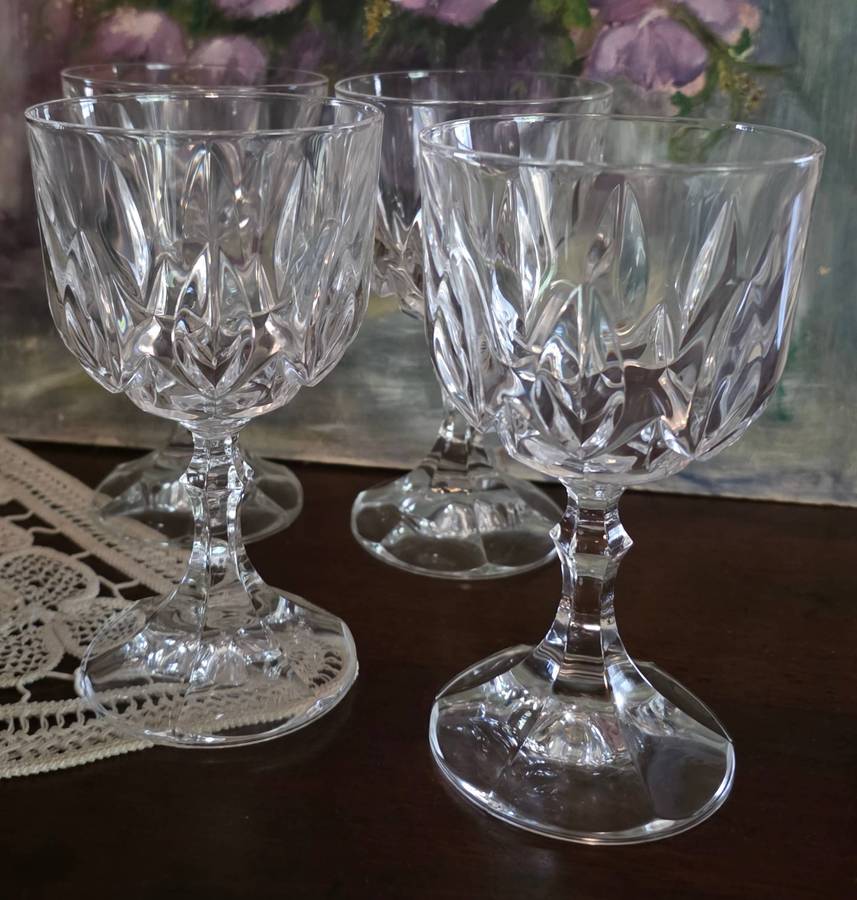 RCR Royal Crystal Rock 24% Lead Crystal RED Wine Glasses Set of 4