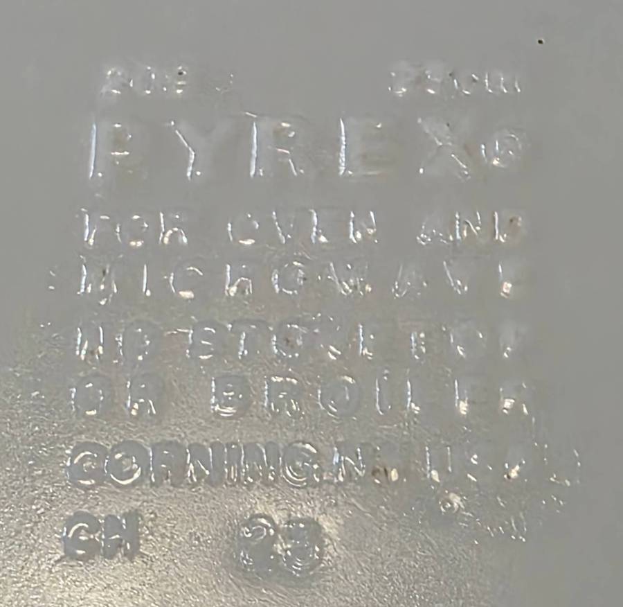 PYRED MILK GLASS PIE BOWL | USA | CORNING |