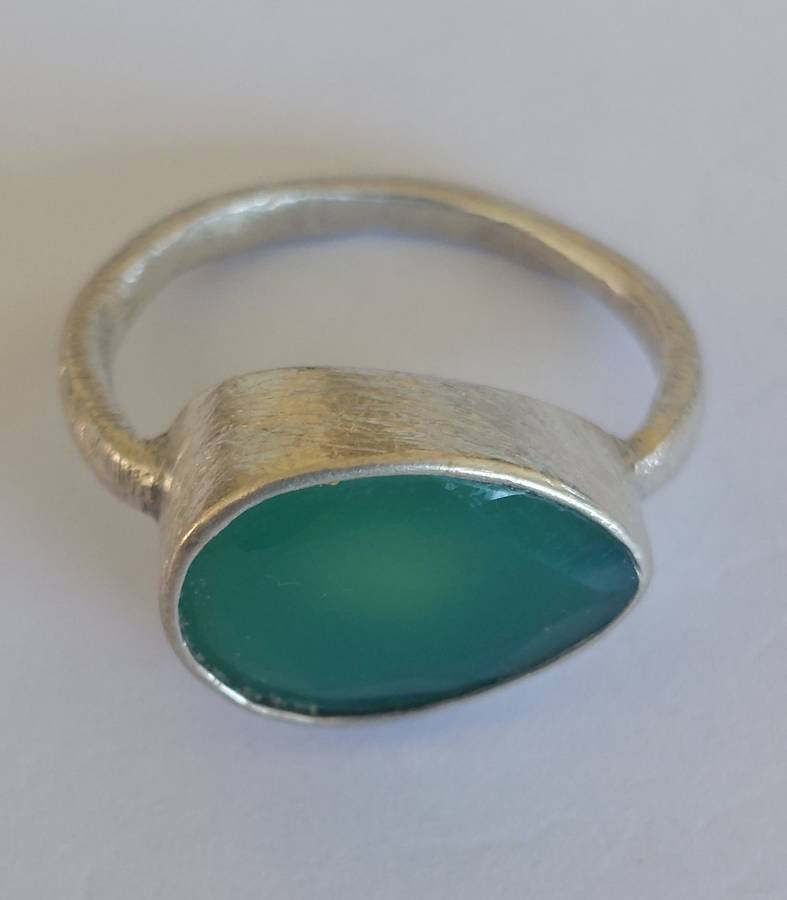 Lovely vintage sterling silver Jade ring 4.6g