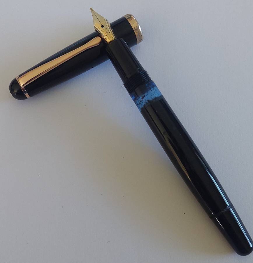 Vintage Montblanc 342 fountain pen working just needs ink Value R3500