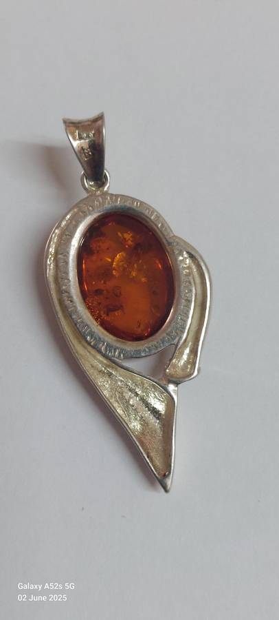 Stunning hallmarked Polish silver Baltic amber pendant 5.8g