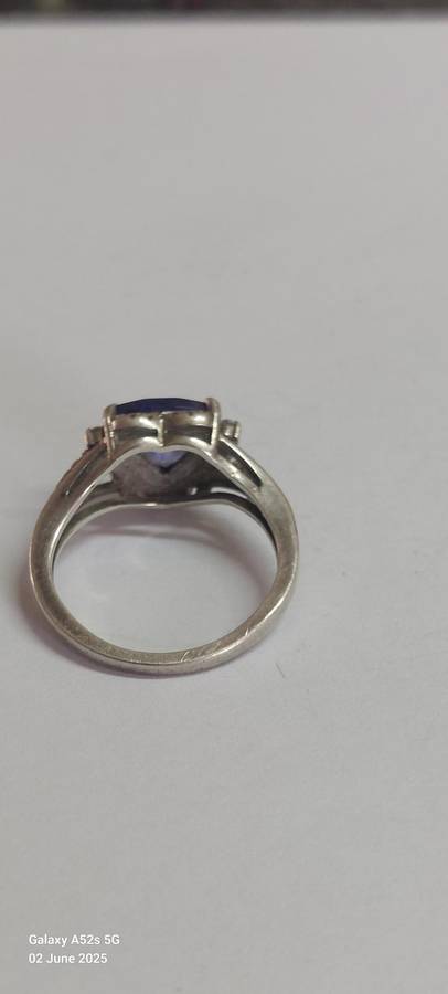 Exquisite sterling silver trillion cut tanzanite & cz ring 3.6mm