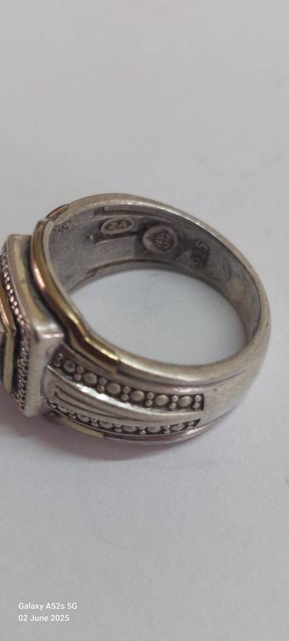 Amazing!! Vintage sterling silver & 9ct gold diamond ring 6.4g WOW!!