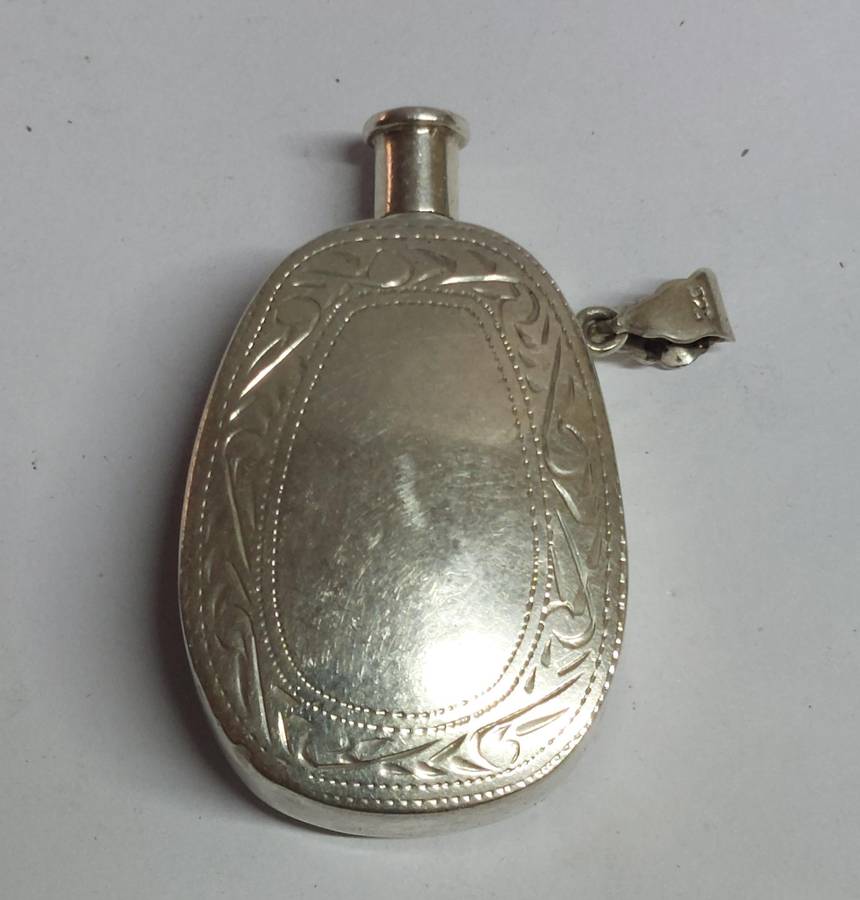 Gorgeous vintage sterling silver perfume bottle pendant 10.1g