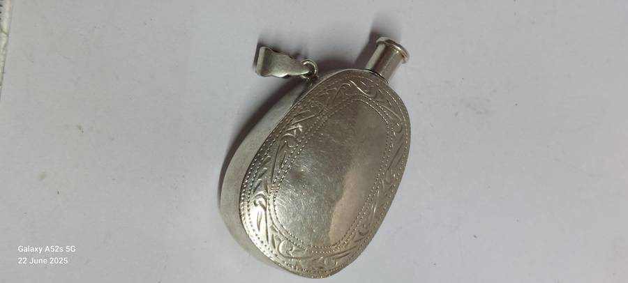 Gorgeous vintage sterling silver perfume bottle pendant 10.1g