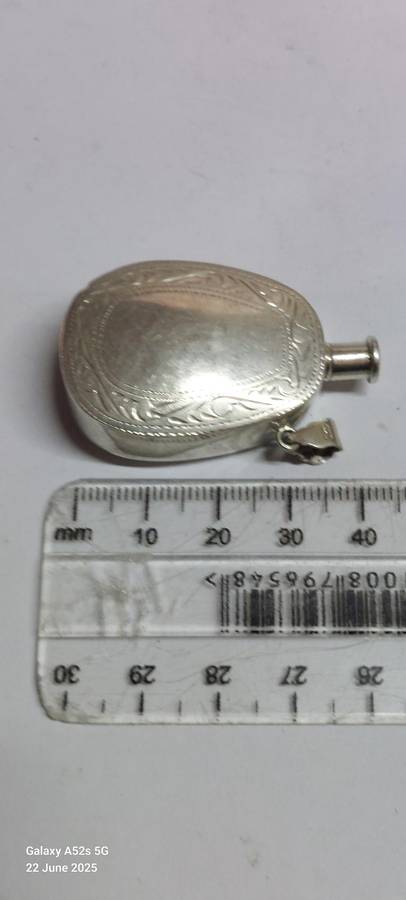 Gorgeous vintage sterling silver perfume bottle pendant 10.1g