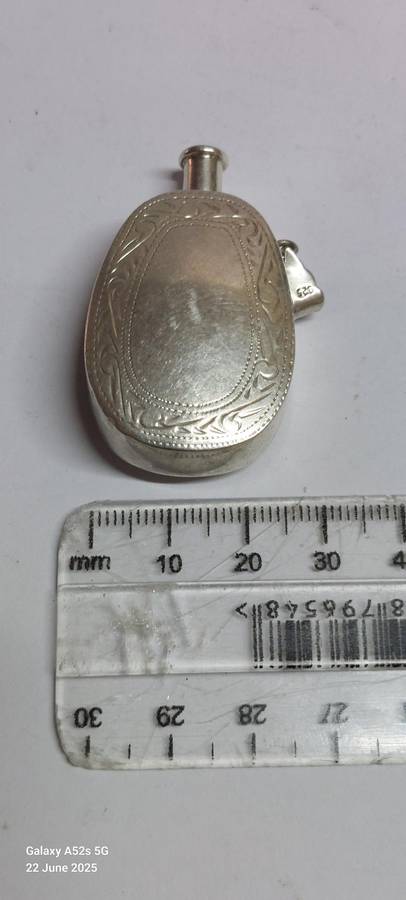Gorgeous vintage sterling silver perfume bottle pendant 10.1g
