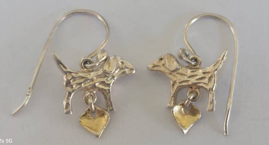So cute!! Vintage sterling silver doggie earrings 2.4g