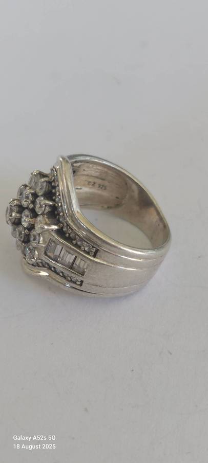 Magnificent vintage sterling silver cz ring 8.1g