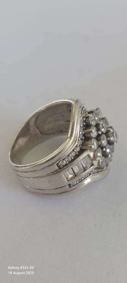 Magnificent vintage sterling silver cz ring 8.1g