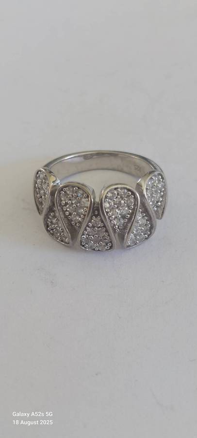 Lovely vintage sterling silver cz ring 4.9g
