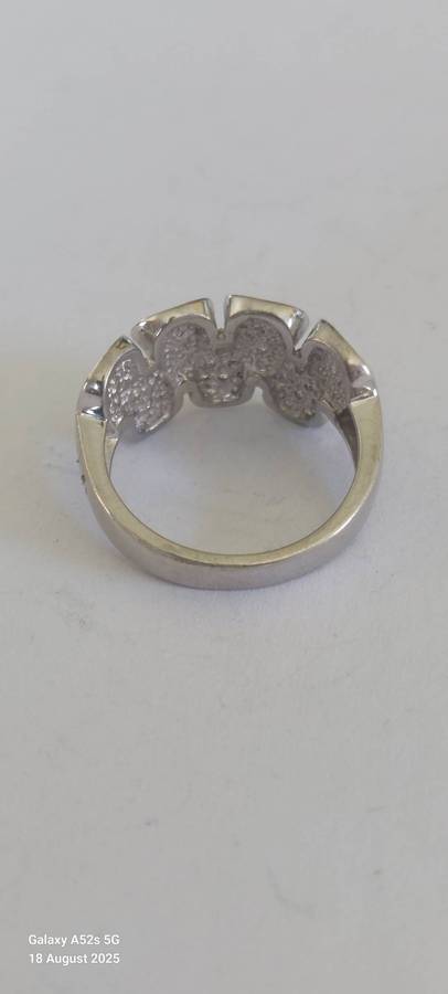 Lovely vintage sterling silver cz ring 4.9g