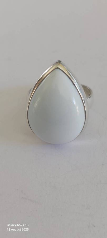 Gorgeous large Vintage sterling silver white stone ring 8.3g