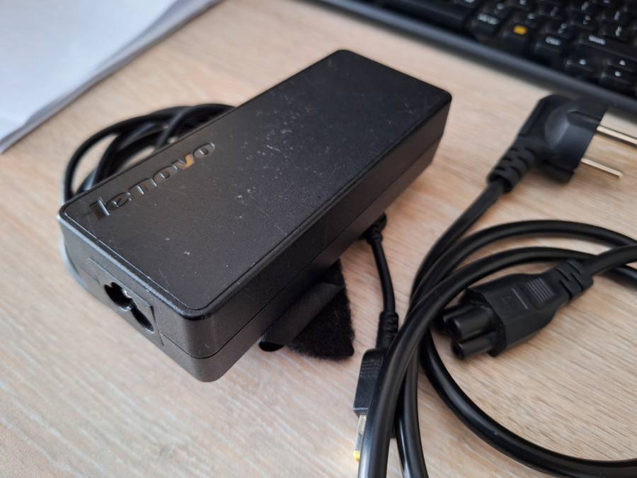 Lenovo AC Adapter 20V