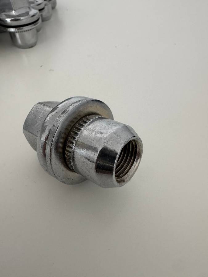 20 Pcs Alloy Wheel Nut LR068126 for land rover Discovery 3 4 5 Range Rover Sport