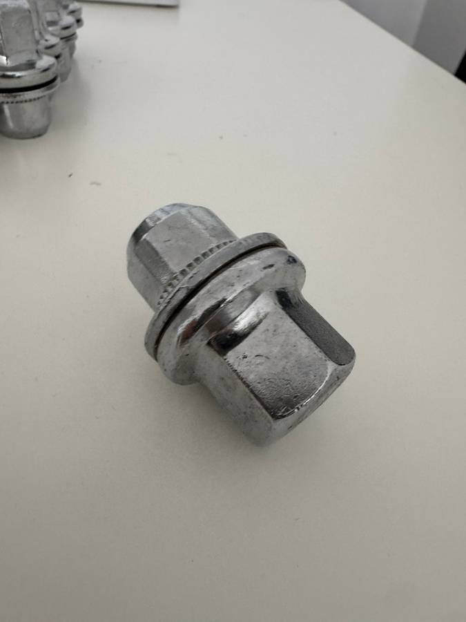 20 Pcs Alloy Wheel Nut LR068126 for land rover Discovery 3 4 5 Range Rover Sport