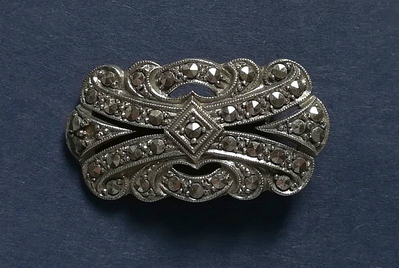 ARGENTINA STERLING SILVER + MARCASITE BROOCH  18X32MM