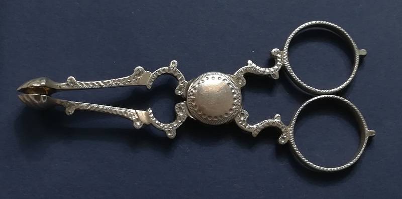 STERLING SILVER BIRMINGHAM 1885 SUGAR TONGS 42X95MM 22,3 GRAMS