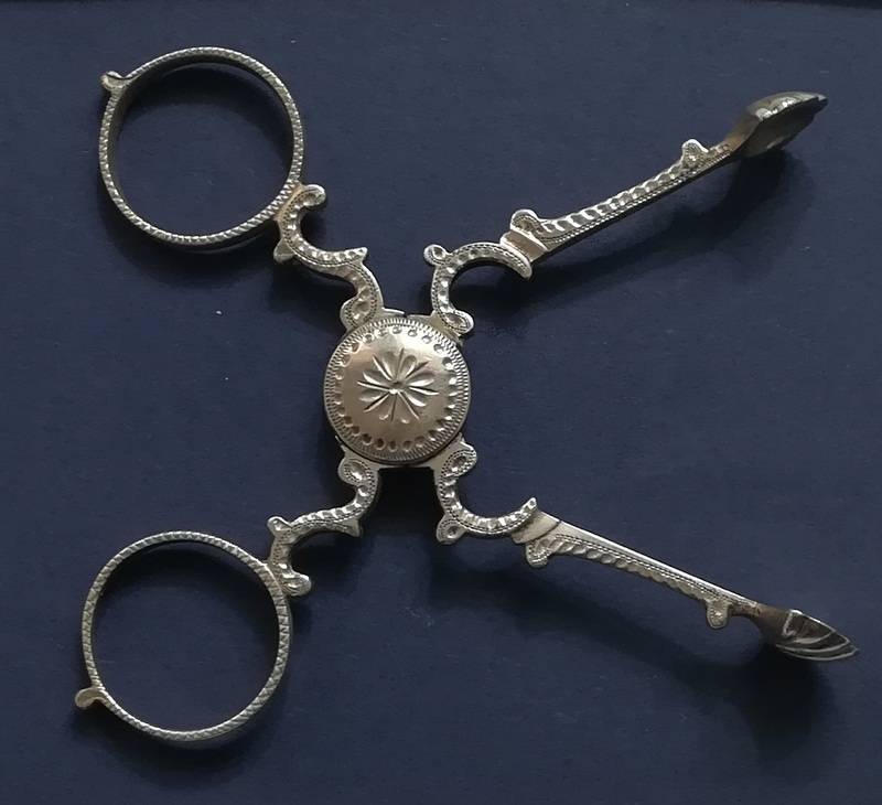 STERLING SILVER BIRMINGHAM 1885 SUGAR TONGS 42X95MM 22,3 GRAMS