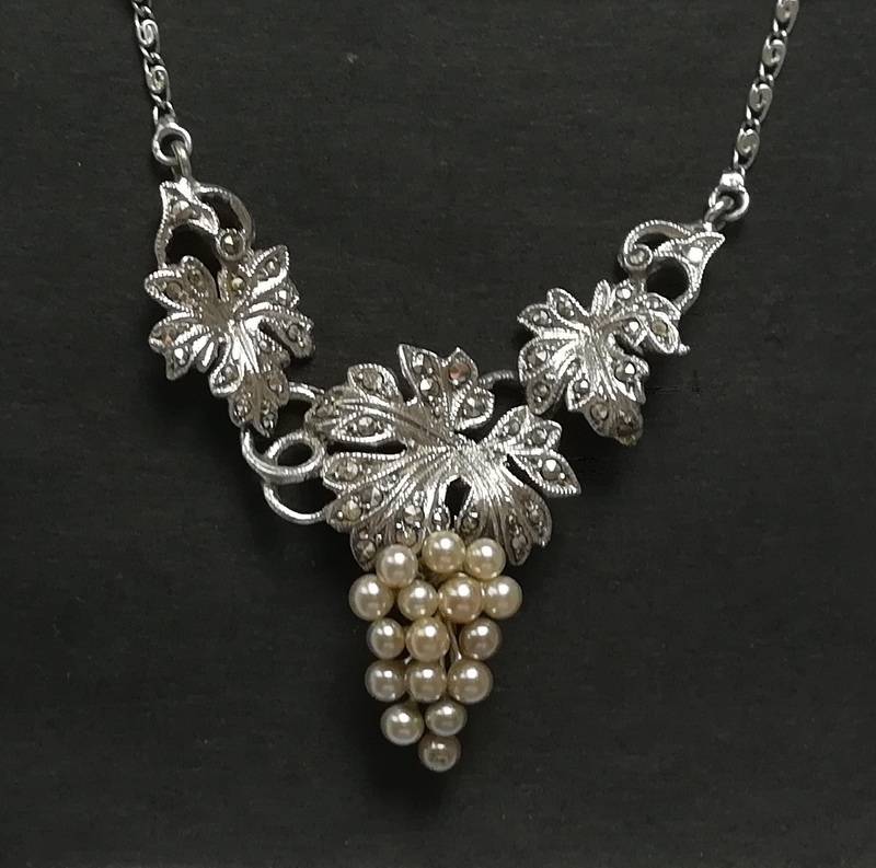 STERLING SILVER MARCASITE NECKLACE WITH SEED PEARL BUNCH OF GRAPES 410MMX4MMX5MM